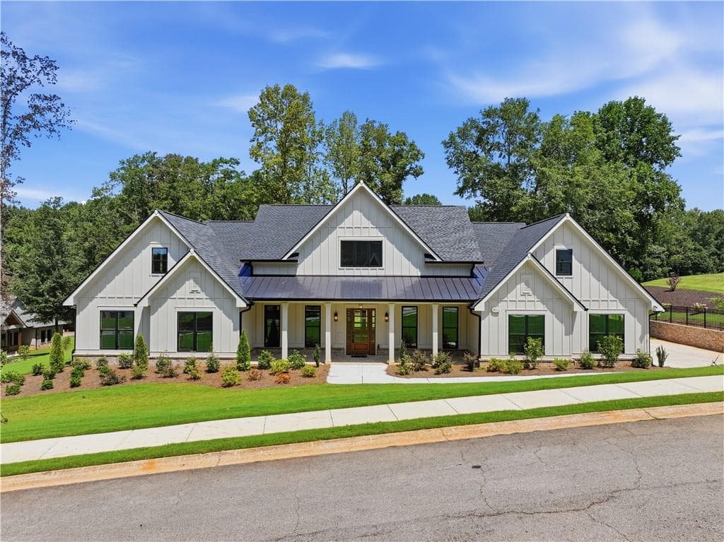 4 bedroom, 5 bathroom, 3,611 sq ft single family residence for sale at 1254 Mulberry, Commerce, GA 30530 — photo 2