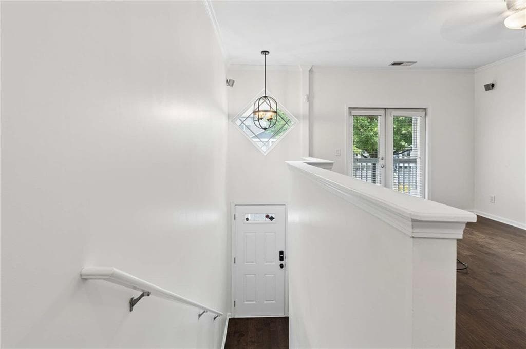 3 bedroom, 4 bathroom, 1,538 sq ft townhouse for sale at 1064 Liberty Parkway, Atlanta, GA 30318 — photo 2