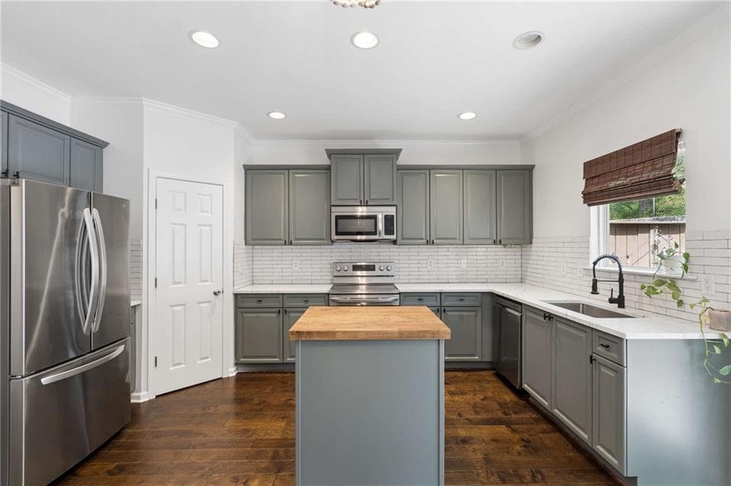 3 bedroom, 4 bathroom, 1,538 sq ft townhouse for sale at 1064 Liberty Parkway, Atlanta, GA 30318 — photo 6