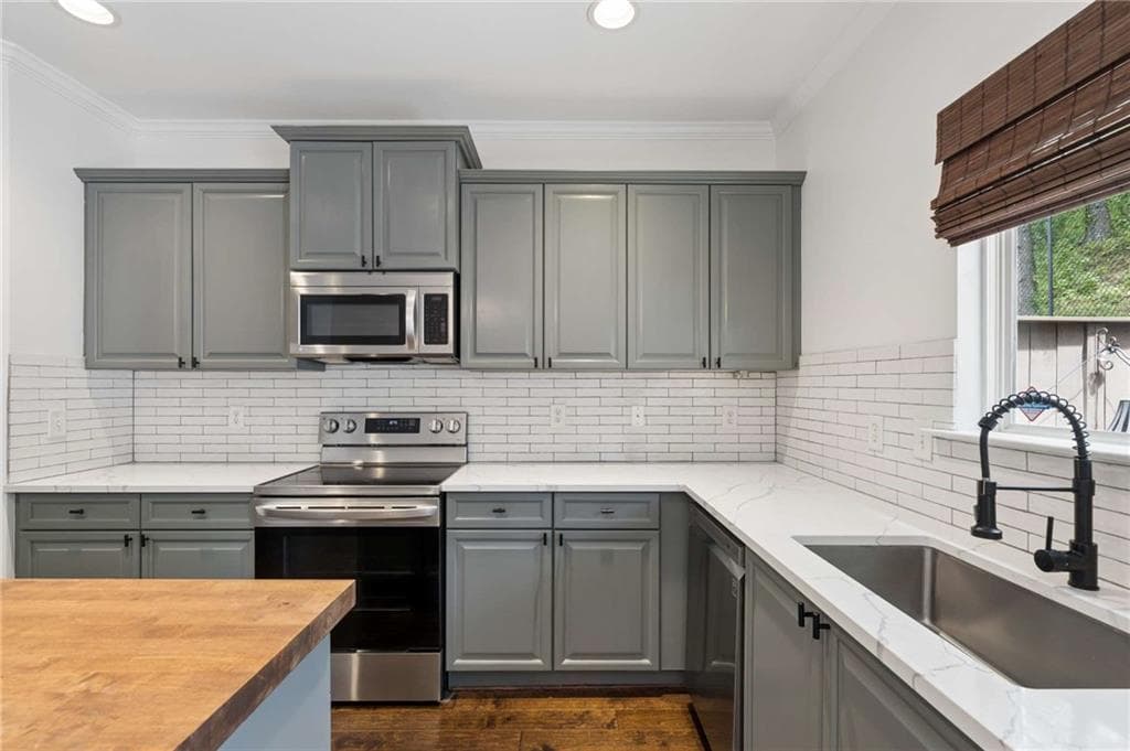 3 bedroom, 4 bathroom, 1,538 sq ft townhouse for sale at 1064 Liberty Parkway, Atlanta, GA 30318 — photo 7