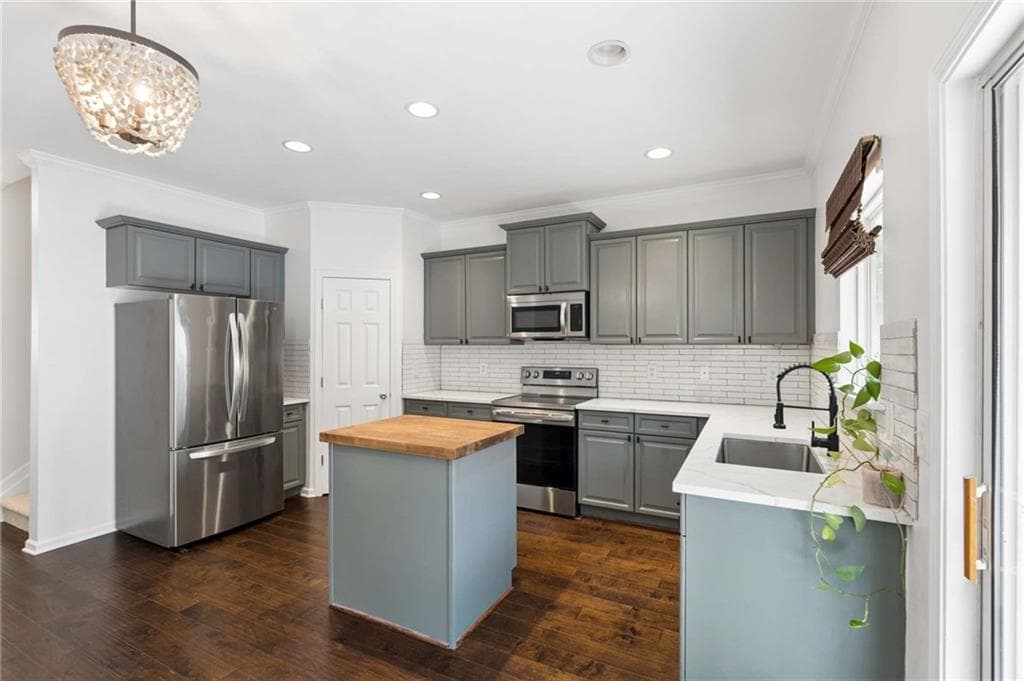 3 bedroom, 4 bathroom, 1,538 sq ft townhouse for sale at 1064 Liberty Parkway, Atlanta, GA 30318 — photo 8