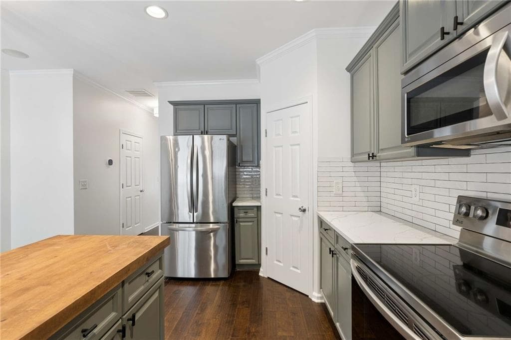 3 bedroom, 4 bathroom, 1,538 sq ft townhouse for sale at 1064 Liberty Parkway, Atlanta, GA 30318 — photo 10