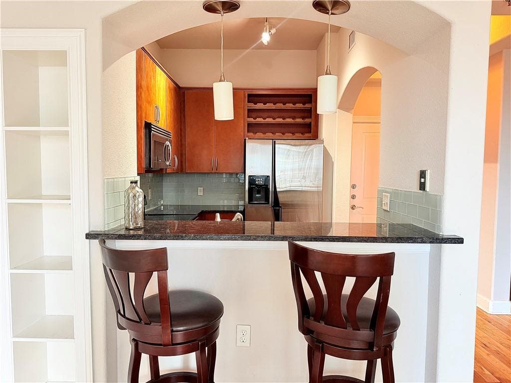 1 bedroom, 1 bathroom, 880 sq ft condominium for rent at 3445 Stratford Road 2106, Atlanta, GA 30326 for $2,100 a month — photo 8