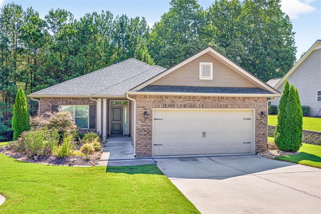 3 bedroom, 2 bathroom, 1,457 sq ft single family residence for sale at 832 Hidden Hollow Circle, Commerce, GA 30529