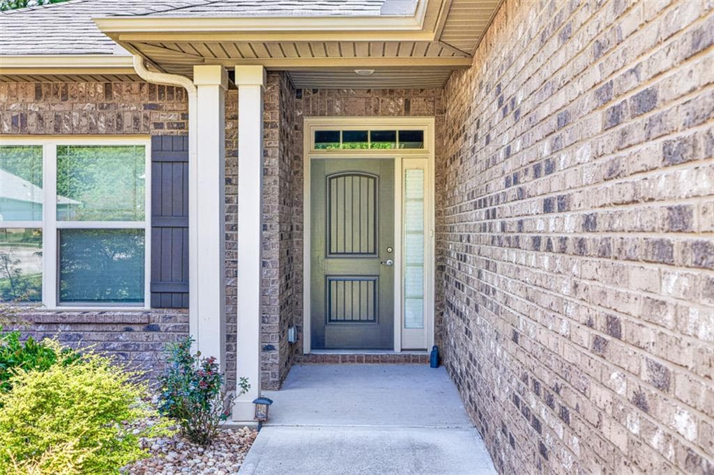 3 bedroom, 2 bathroom, 1,457 sq ft single family residence for sale at 832 Hidden Hollow Circle, Commerce, GA 30529 — photo 5