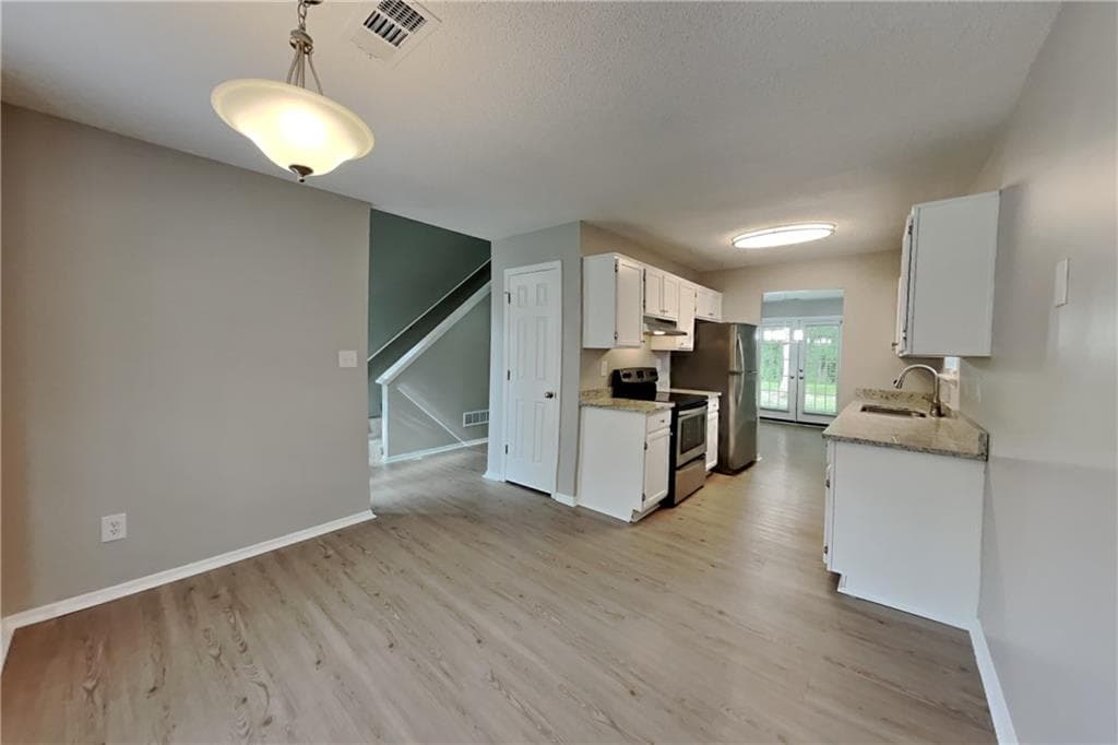3 bedroom, 3 bathroom, 1,652 sq ft single family residence for rent at 4015 Sharon Woods Drive, Powder Springs, GA 30127 for $2,000 a month — photo 5