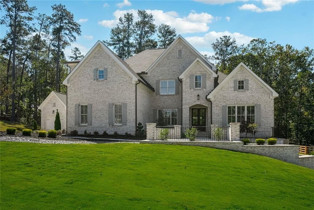 5 bedroom, 6 bathroom, 5,651 sq ft single family residence for sale at 1099 Bream Drive, Milton, GA 30004 — photo 2