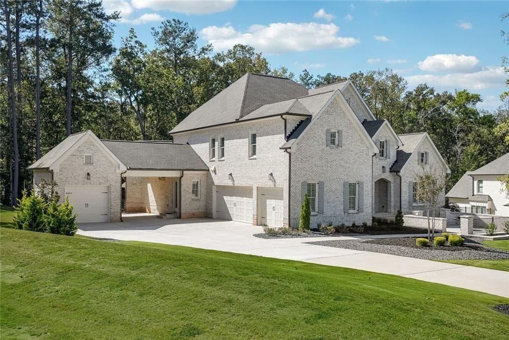 5 bedroom, 6 bathroom, 5,651 sq ft single family residence for sale at 1099 Bream Drive, Milton, GA 30004 — photo 3