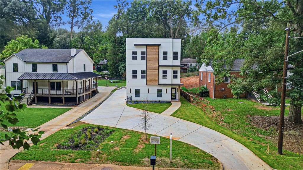 4 bedroom, 4 bathroom, 4,780 sq ft single family residence under contract at 2087 Glenwood Avenue, Atlanta, GA 30316