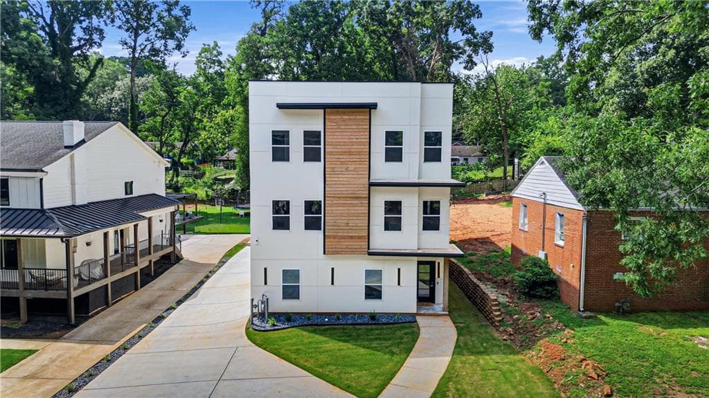 4 bedroom, 4 bathroom, 4,780 sq ft single family residence under contract at 2087 Glenwood Avenue, Atlanta, GA 30316 — photo 3