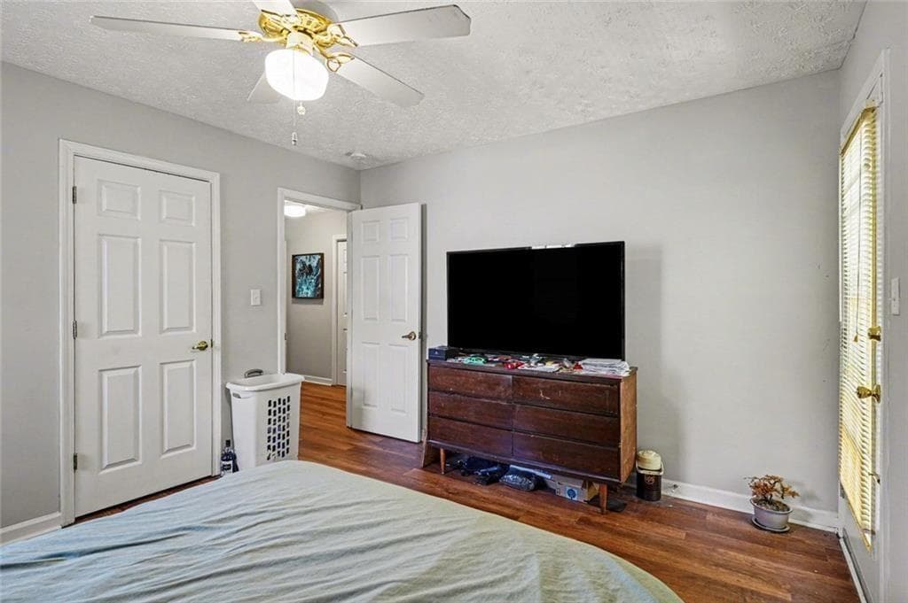 4 bedroom, 2 bathroom, 2,433 sq ft single family residence for sale at 8087 Flamingo, Jonesboro, GA 30238 — photo 10