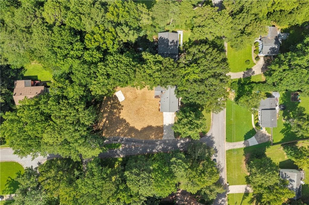 4 bedroom, 3 bathroom, 1,945 sq ft single family residence under contract at 6193 Pine Lane, Douglasville, GA 30135 — photo 6