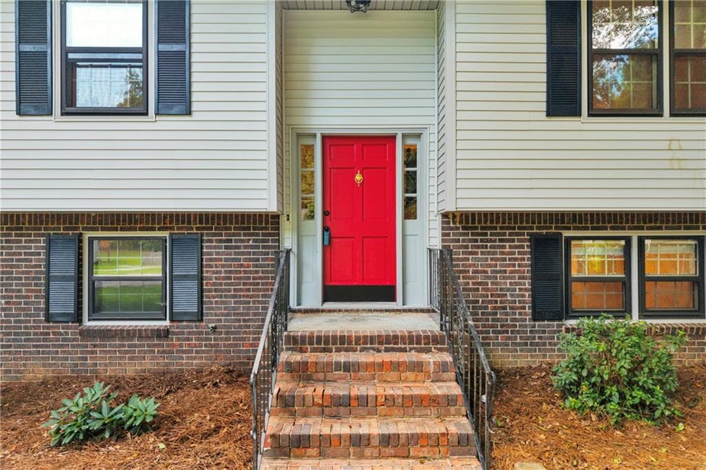 4 bedroom, 3 bathroom, 1,945 sq ft single family residence under contract at 6193 Pine Lane, Douglasville, GA 30135 — photo 10