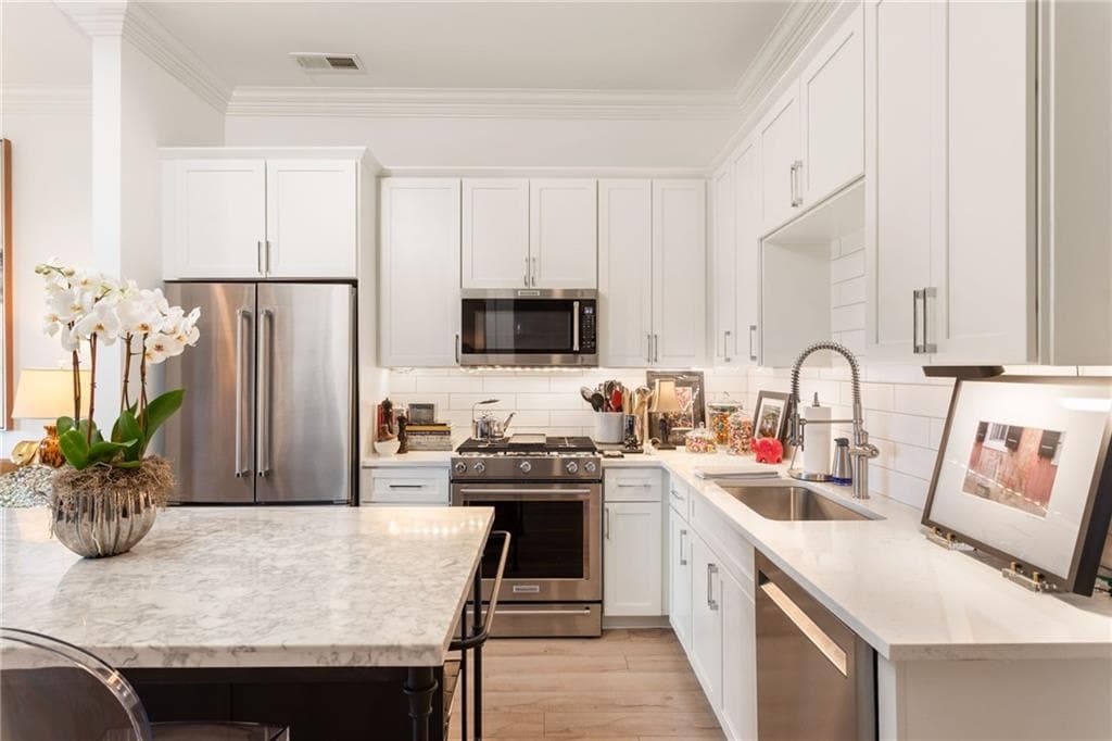 1 bedroom, 1 bathroom, 916 sq ft condominium for sale at 625 Piedmont Avenue 4029, Atlanta, GA 30308 — photo 5