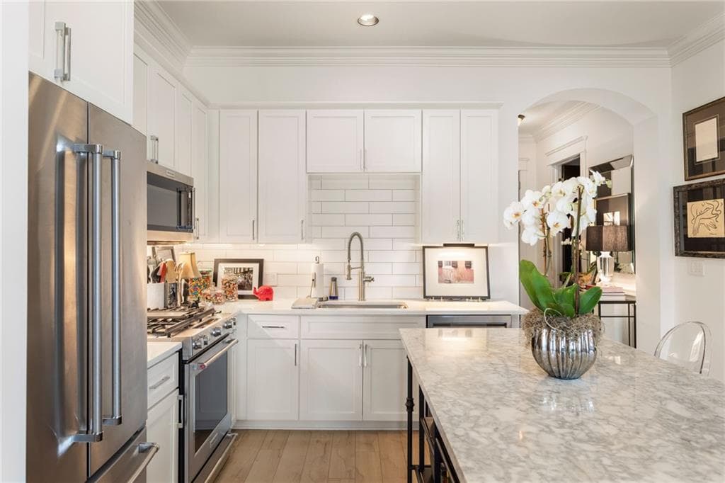 1 bedroom, 1 bathroom, 916 sq ft condominium for sale at 625 Piedmont Avenue 4029, Atlanta, GA 30308 — photo 6