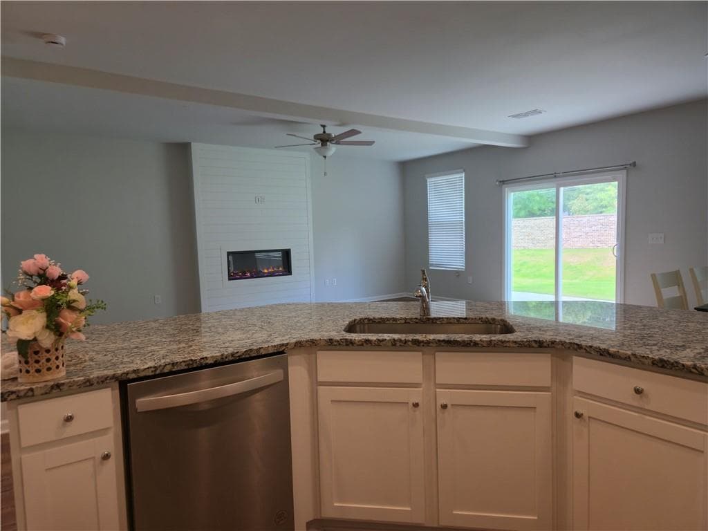 3 bedroom, 3 bathroom, 2,452 sq ft single family residence for sale at 2101 Ecoland Drive, Grayson, GA 30017 — photo 5