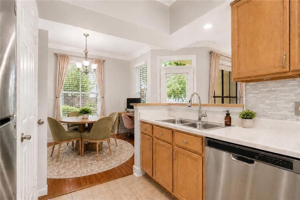 1 bedroom, 1 bathroom, 919 sq ft condominium for rent at 3777 Peachtree Road 1105, Atlanta, GA 30319 for $1,895 a month — photo 6