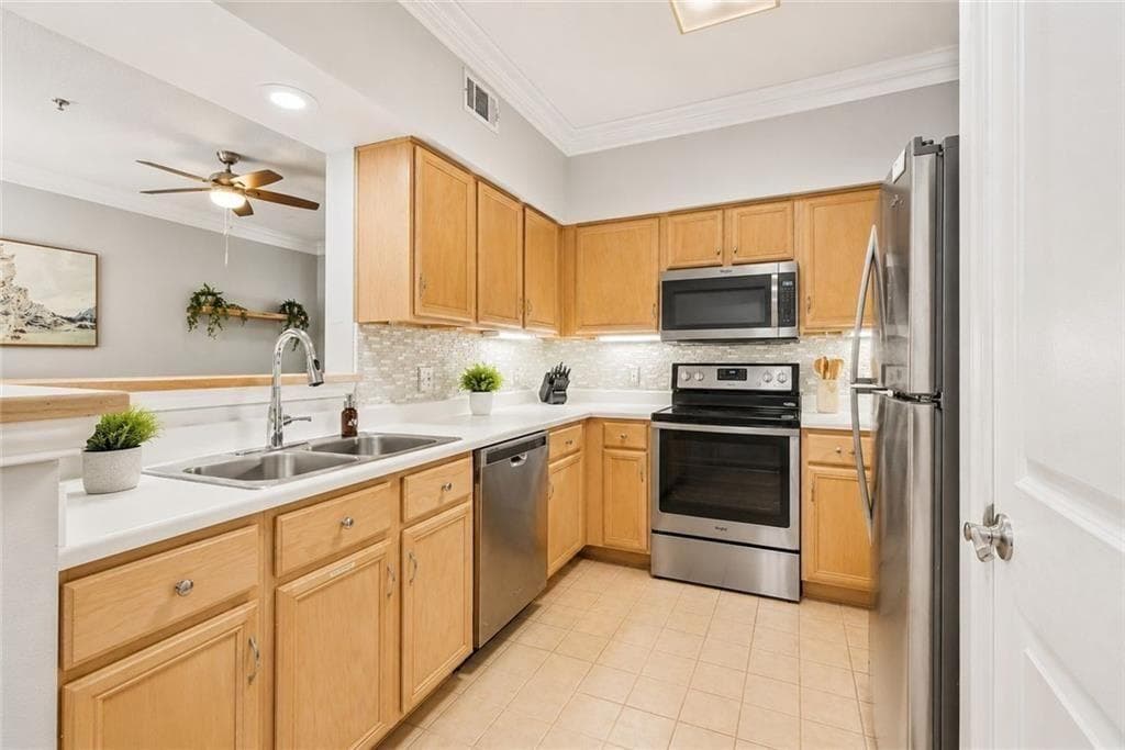 1 bedroom, 1 bathroom, 919 sq ft condominium for rent at 3777 Peachtree Road 1105, Atlanta, GA 30319 for $1,895 a month — photo 7