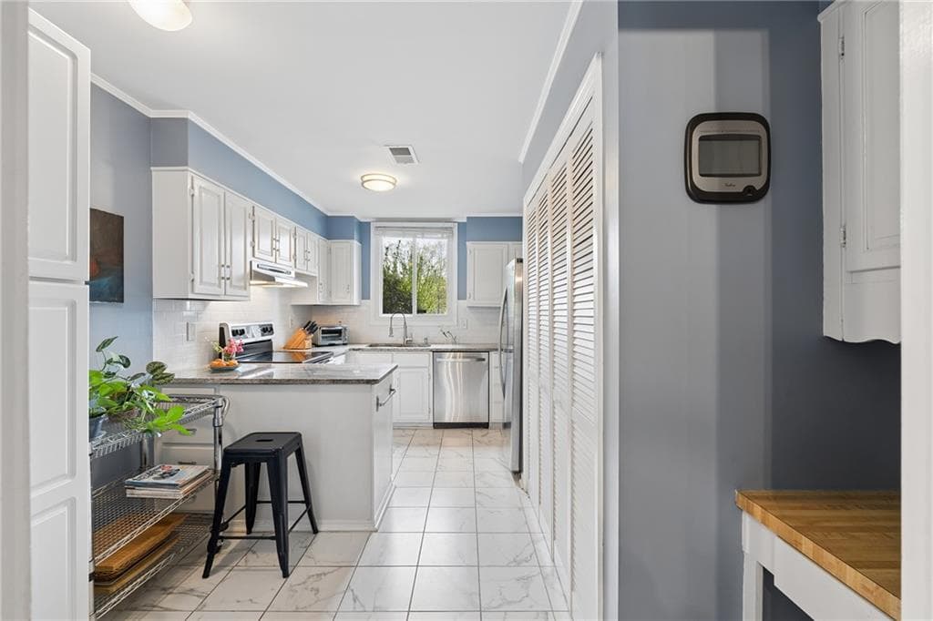 2 bedroom, 2 bathroom, 1,440 sq ft condominium under contract at 4246 D Youville Trace, Atlanta, GA 30341 — photo 9