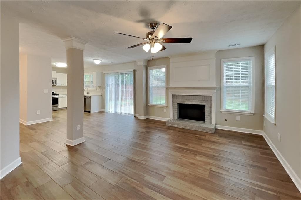 3 bedroom, 3 bathroom, 1,886 sq ft single family residence for rent at 1357 Glenover Way, Marietta, GA 30062 for $2,550 a month — photo 2