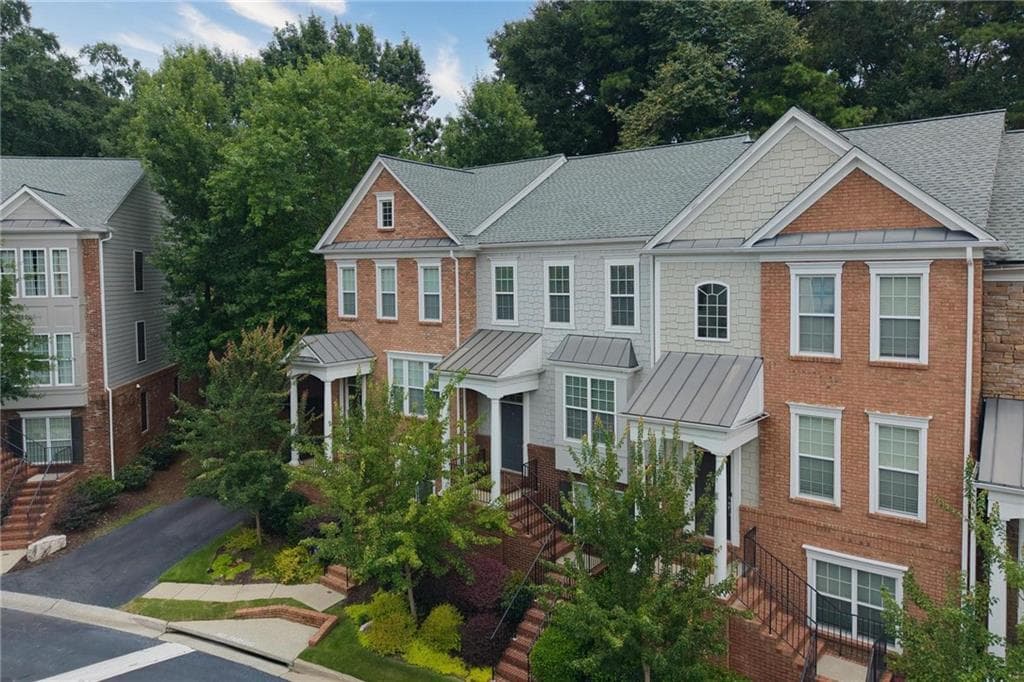 3 bedroom, 4 bathroom, 1,857 sq ft townhouse for sale at 2299 Limehurst Drive 23, Atlanta, GA 30319 — photo 1 of 27