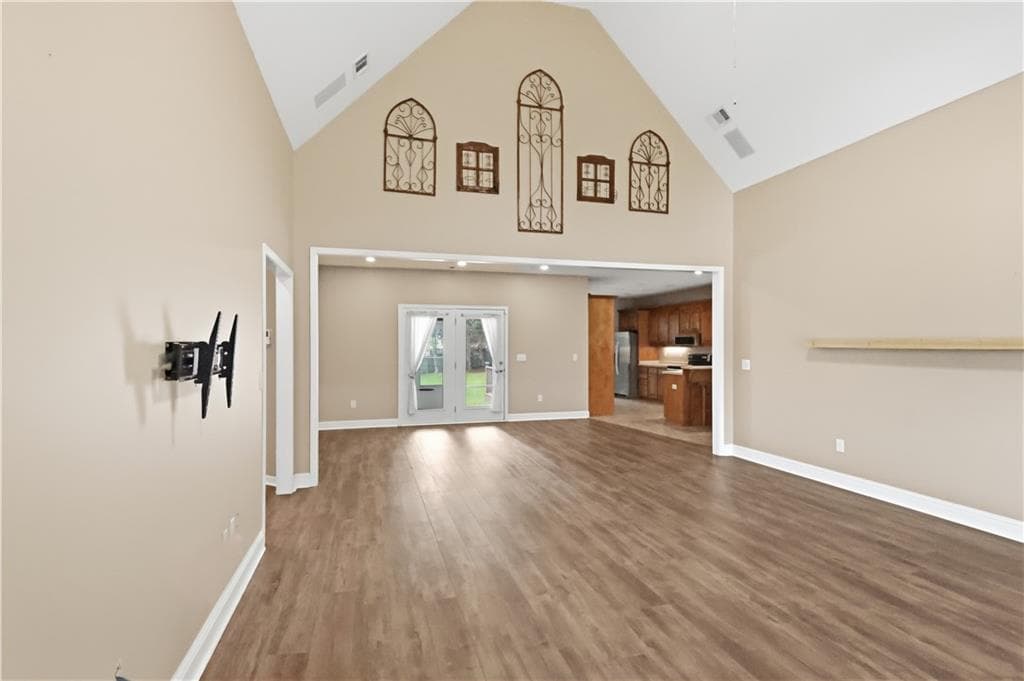 5 bedroom, 3 bathroom, 2,715 sq ft single family residence for sale at 132 Hidden Creek Circle, Lizella, GA 31052 — photo 5