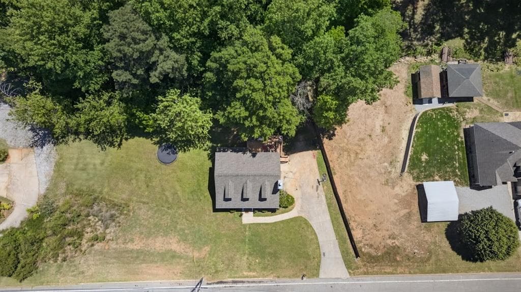 3 bedroom, 3 bathroom, 2,546 sq ft single family residence under contract at 132 Sunrise Strip, Carrollton, GA 30117 — photo 7