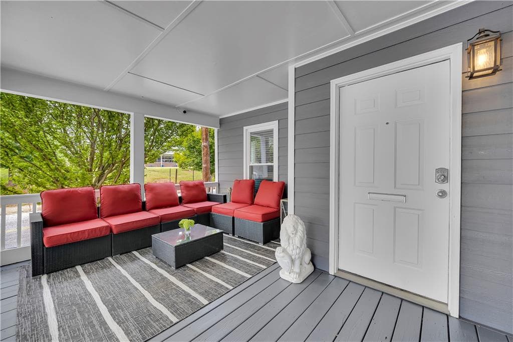 4 bedroom, 2 bathroom, 1,465 sq ft single family residence for sale at 107 Howell Street, Atlanta, GA 30312 — photo 2