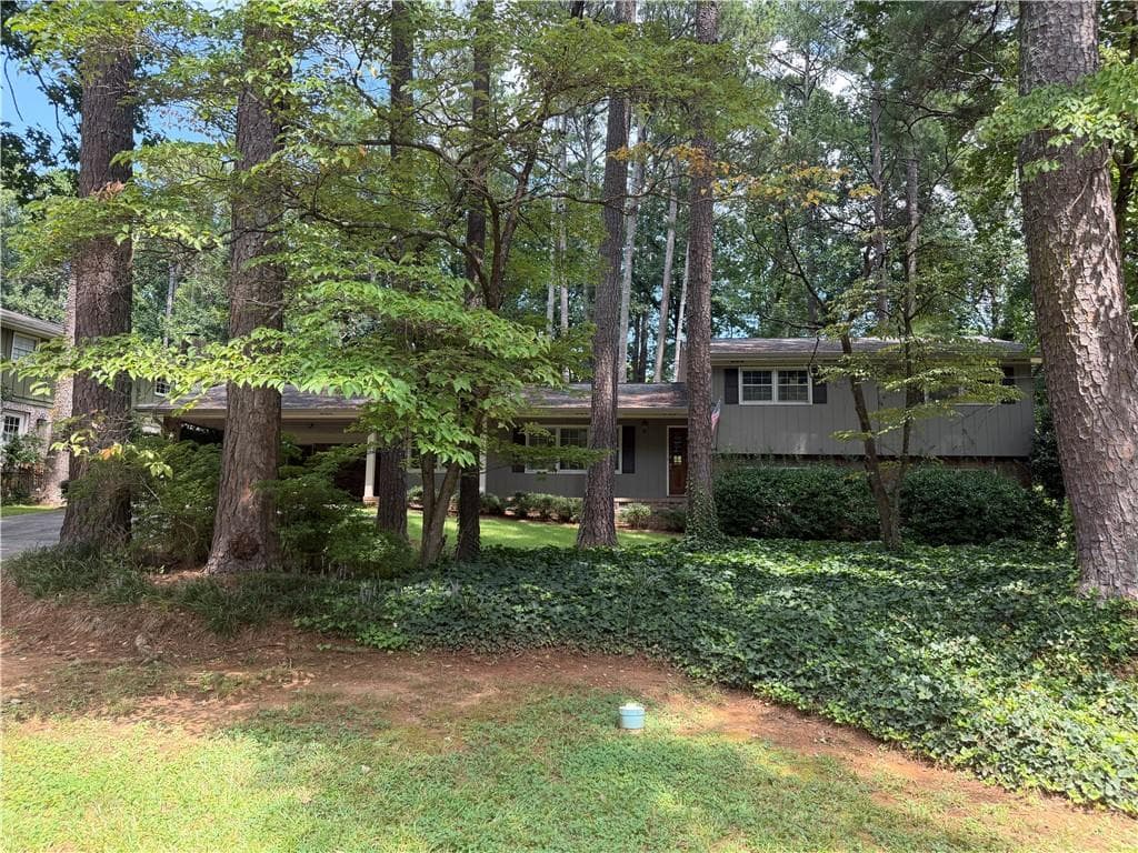 5 bedroom, 3 bathroom, 2,642 sq ft single family residence for sale at 3887 Menlo Drive, Atlanta, GA 30340 — photo 3