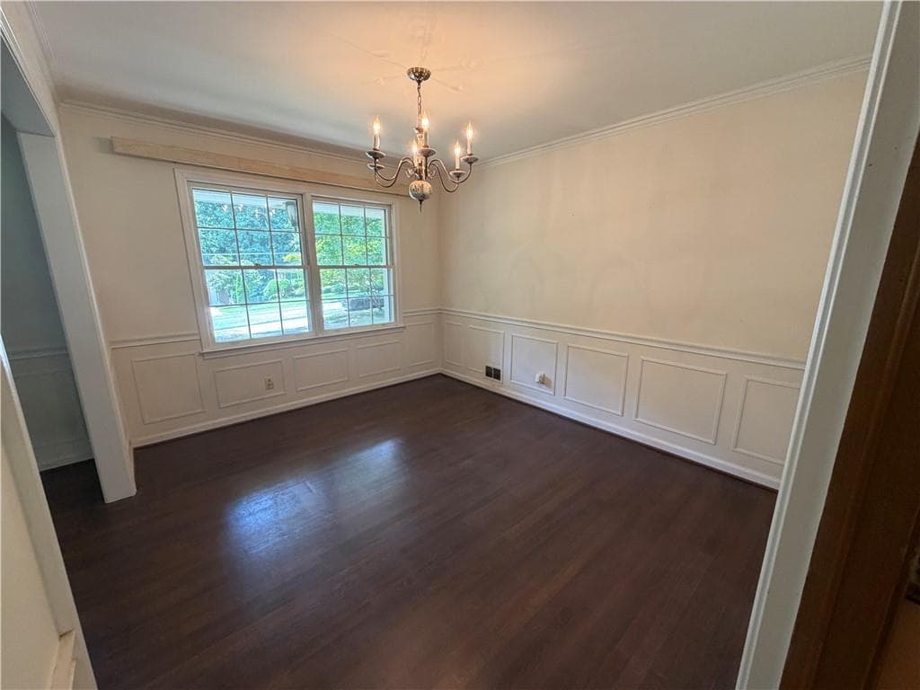 5 bedroom, 3 bathroom, 2,642 sq ft single family residence for sale at 3887 Menlo Drive, Atlanta, GA 30340 — photo 8