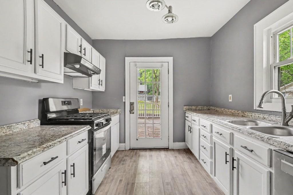 4 bedroom, 4 bathroom, 2,400 sq ft single family residence for sale at 3181 Church Street, Atlanta, GA 30344 — photo 4
