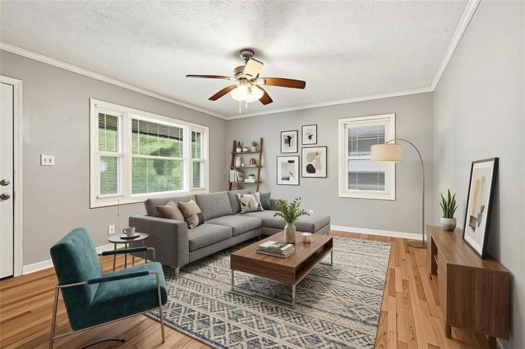 3 bedroom, 2 bathroom, 1,075 sq ft single family residence for sale at 928 Magna Carta Drive, Atlanta, GA 30318 — photo 4
