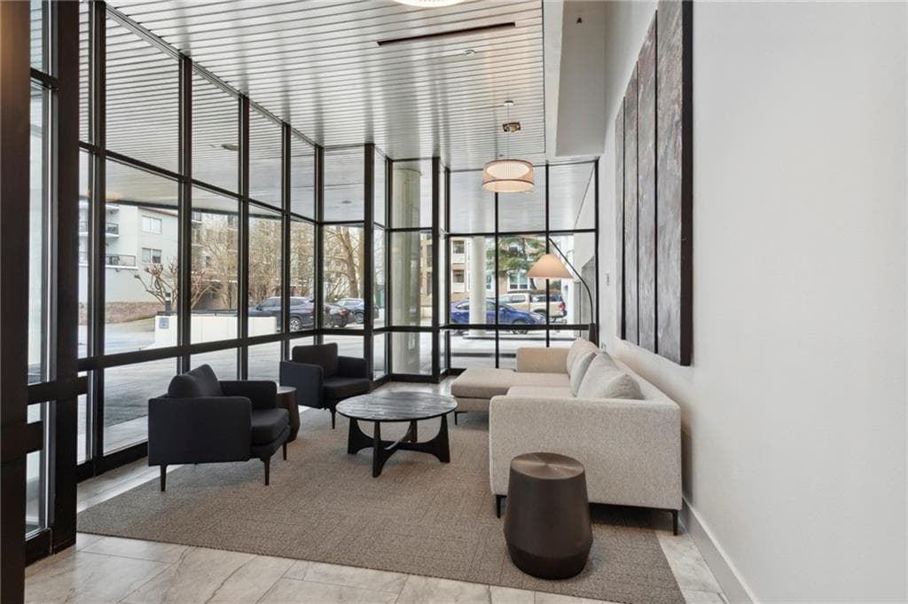 2 bedroom, 2 bathroom, 1,015 sq ft condominium for sale at 1130 Piedmont Avenue 408, Atlanta, GA 30309 — photo 2