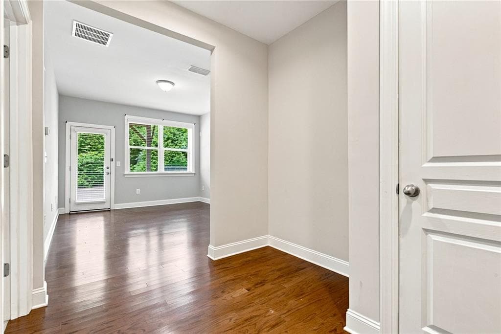 4 bedroom, 4 bathroom, 2,568 sq ft townhouse for sale at 209 Bridlington Street, Sugar Hill, GA 30518 — photo 7