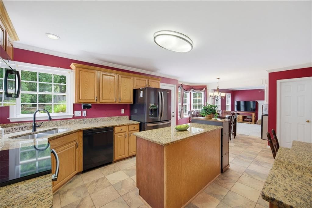 5 bedroom, 4 bathroom, 3,500 sq ft single family residence under contract at 383 Saddle Brooke Drive, Dallas, GA 30132 — photo 10