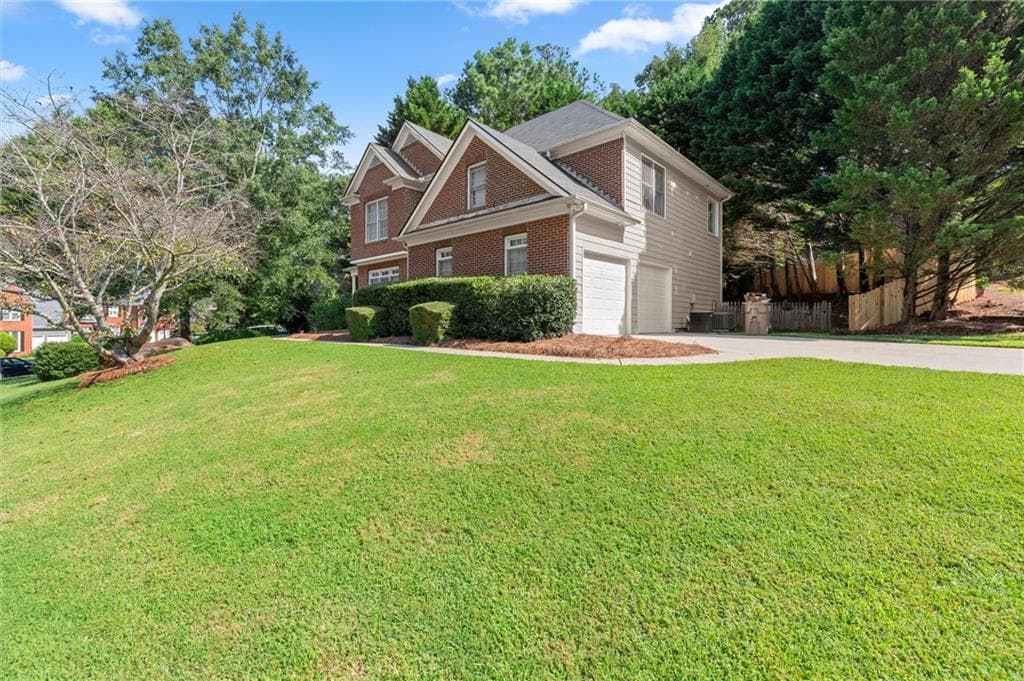 3 bedroom, 3 bathroom, 2,371 sq ft single family residence for sale at 3162 Vickery Drive, Marietta, GA 30066 — photo 2