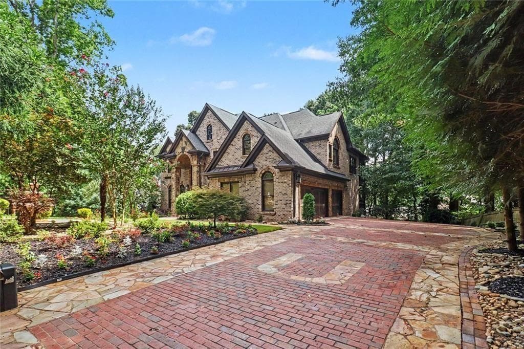 6 bedroom, 6 bathroom, 4,688 sq ft single family residence for sale at 1740 Childress Drive, Atlanta, GA 30311 — photo 4