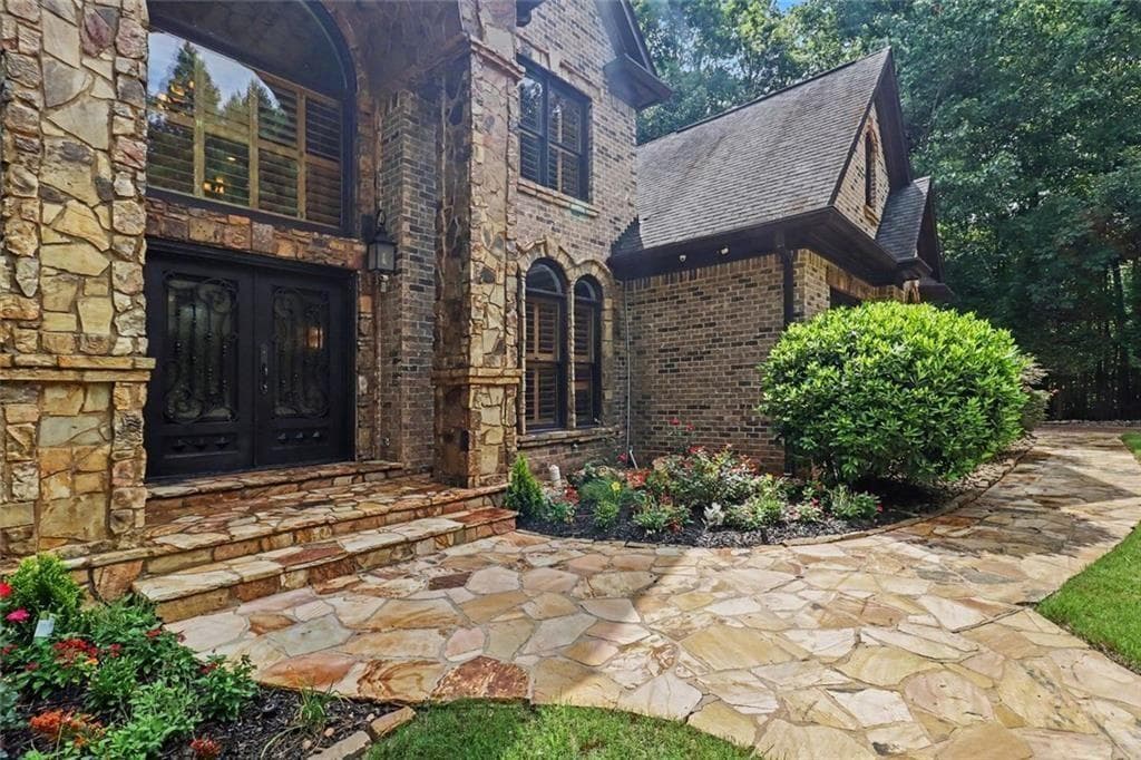 6 bedroom, 6 bathroom, 4,688 sq ft single family residence for sale at 1740 Childress Drive, Atlanta, GA 30311 — photo 5