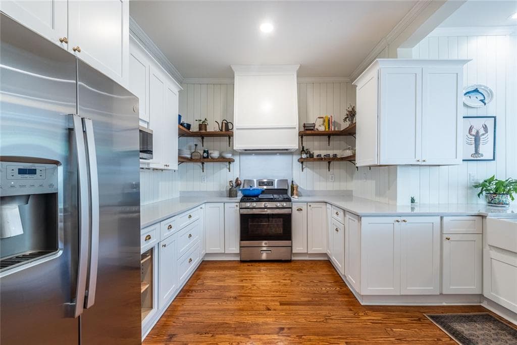 3 bedroom, 2 bathroom, 2,676 sq ft single family residence under contract at 476 Sterling Street, Atlanta, GA 30307 — photo 3