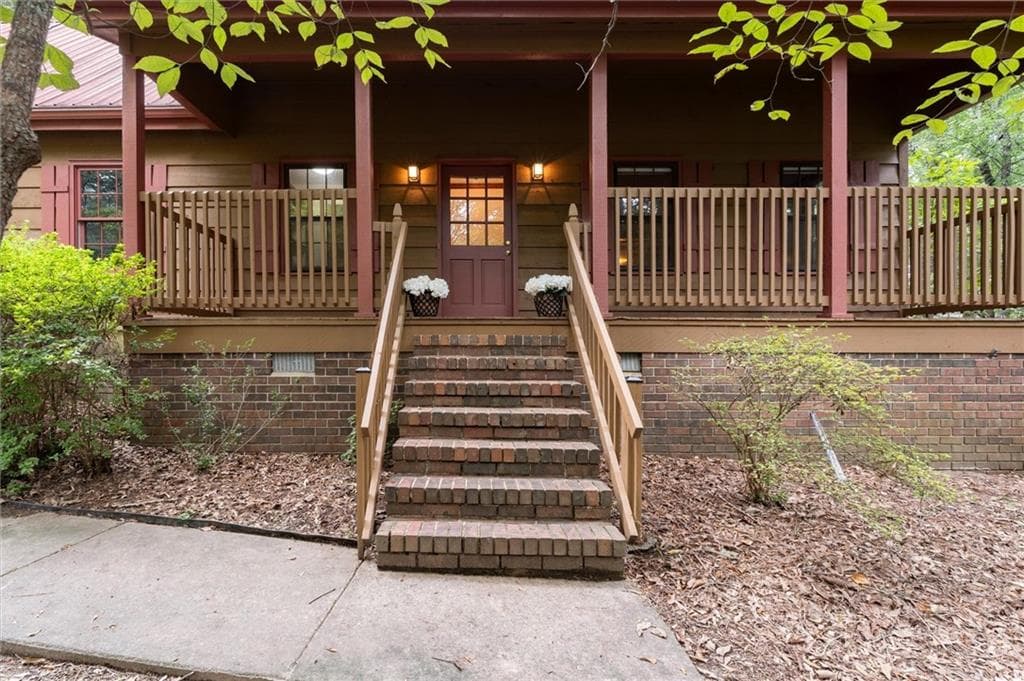 3 bedroom, 2 bathroom, 1,775 sq ft single family residence sold at 2932 Village Drive, Marietta, GA 30062