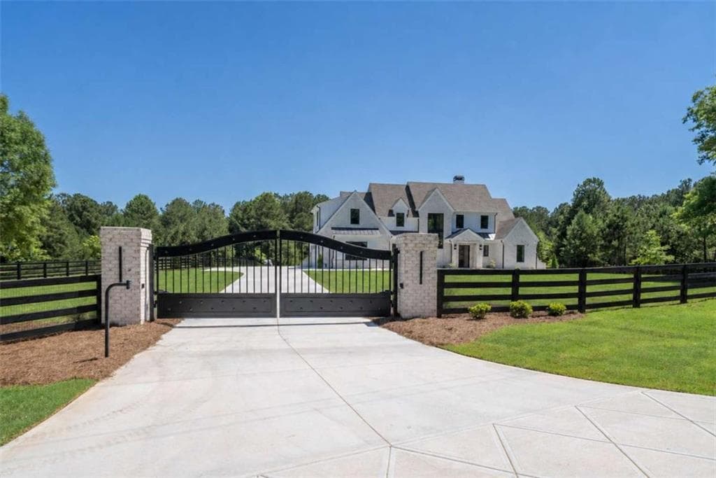 5 bedroom, 5 bathroom, 4,836 sq ft single family residence for sale at 2944-A George Williams Road, Monroe, GA 30656 — photo 3