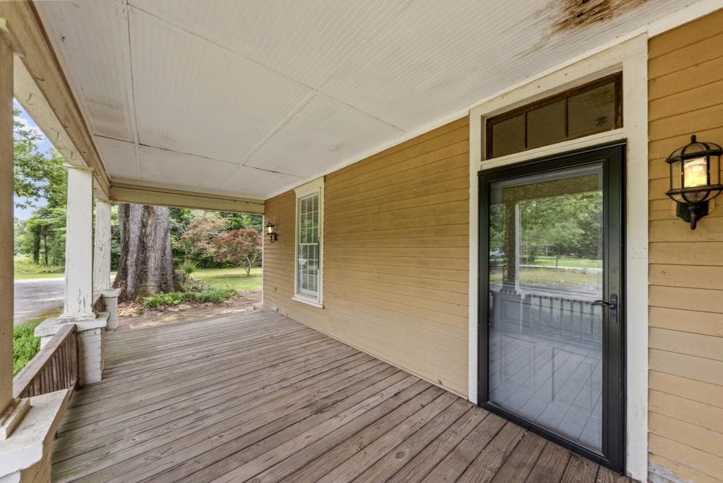 3 bedroom, 2 bathroom, 2,001 sq ft single family residence for sale at 1047 Dixie Road, Covington, GA 30014 — photo 6