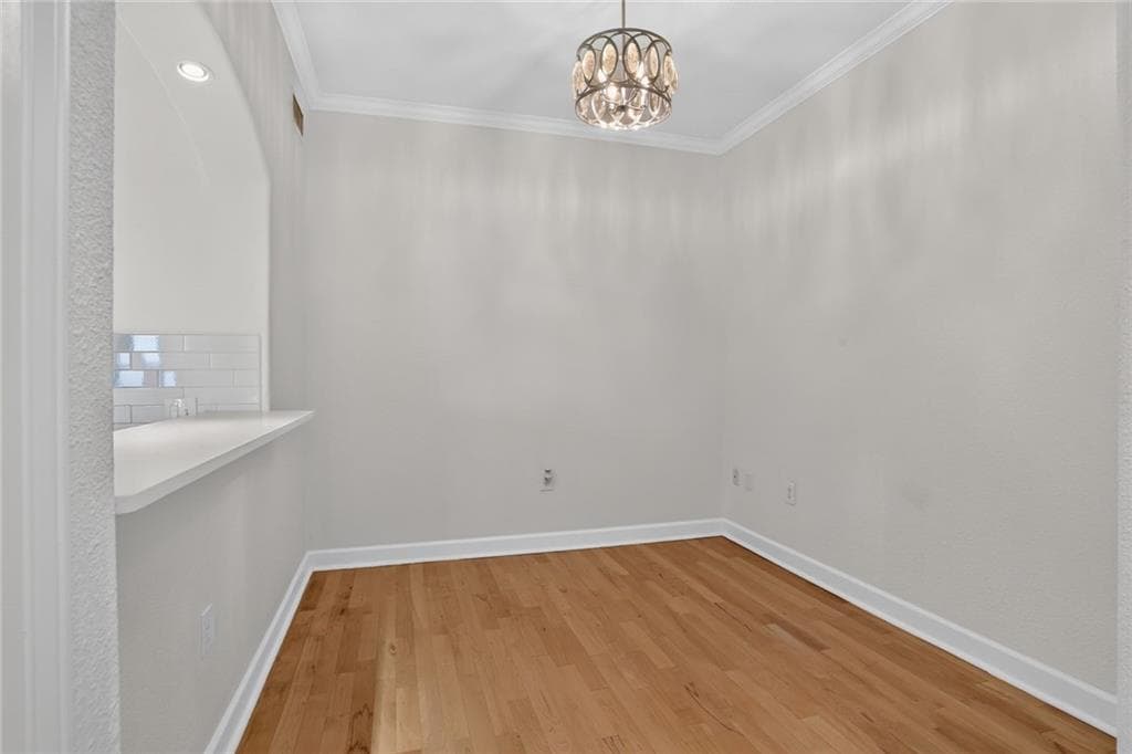 1 bedroom, 1 bathroom, 1,363 sq ft condominium for sale at 3445 Stratford Road 2403, Atlanta, GA 30326 — photo 6