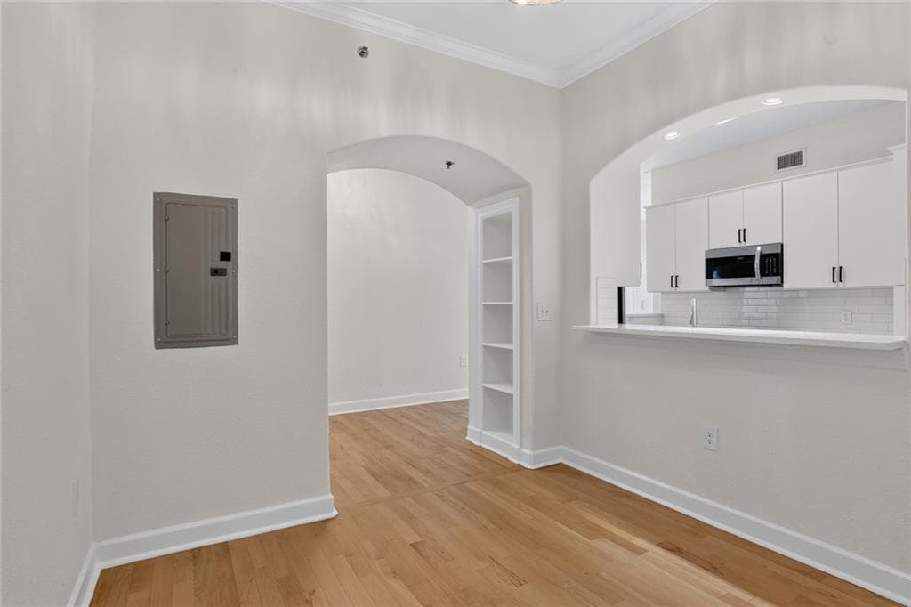 1 bedroom, 1 bathroom, 1,363 sq ft condominium for sale at 3445 Stratford Road 2403, Atlanta, GA 30326 — photo 7