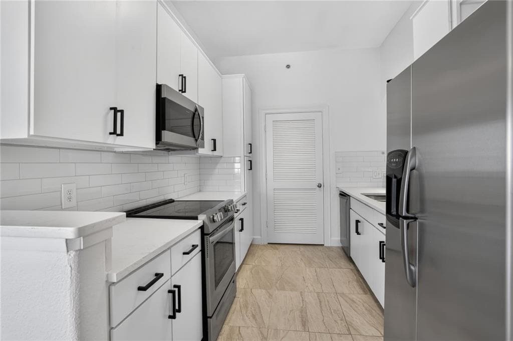 1 bedroom, 1 bathroom, 1,363 sq ft condominium for sale at 3445 Stratford Road 2403, Atlanta, GA 30326 — photo 8