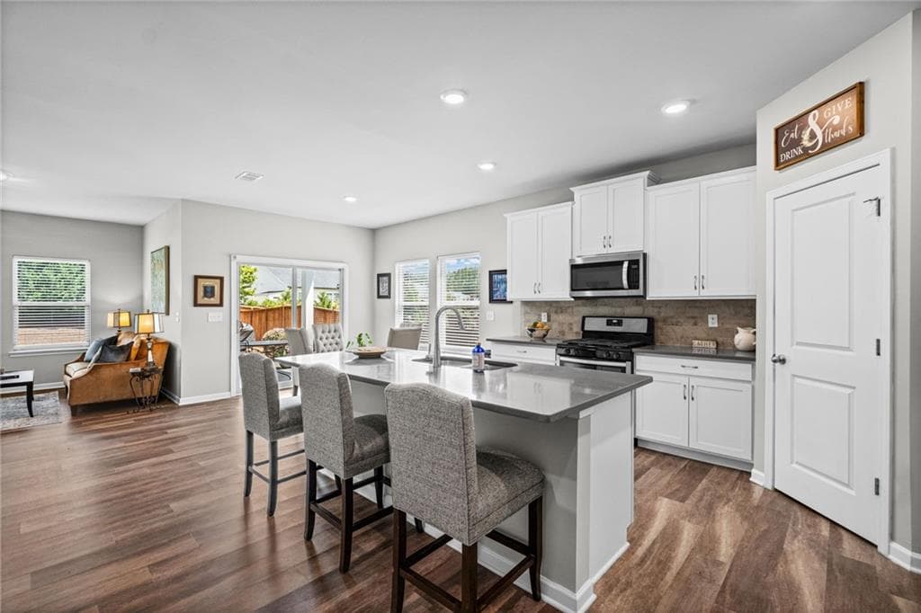 3 bedroom, 2 bathroom, 1,933 sq ft single family residence for sale at 510 Appalachian Place, Canton, GA 30114 — photo 9