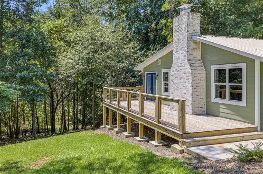 3 bedroom, 2 bathroom, 1,872 sq ft single family residence for sale at 330 Lake Drive, Dawsonville, GA 30534 — photo 3