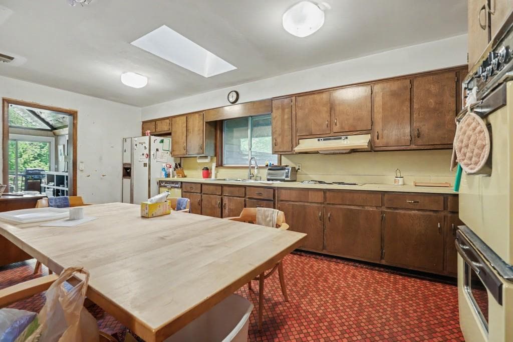 2 bedroom, 3 bathroom, 2,056 sq ft single family residence for sale at 469 Overbrook Drive, Atlanta, GA 30318 — photo 10
