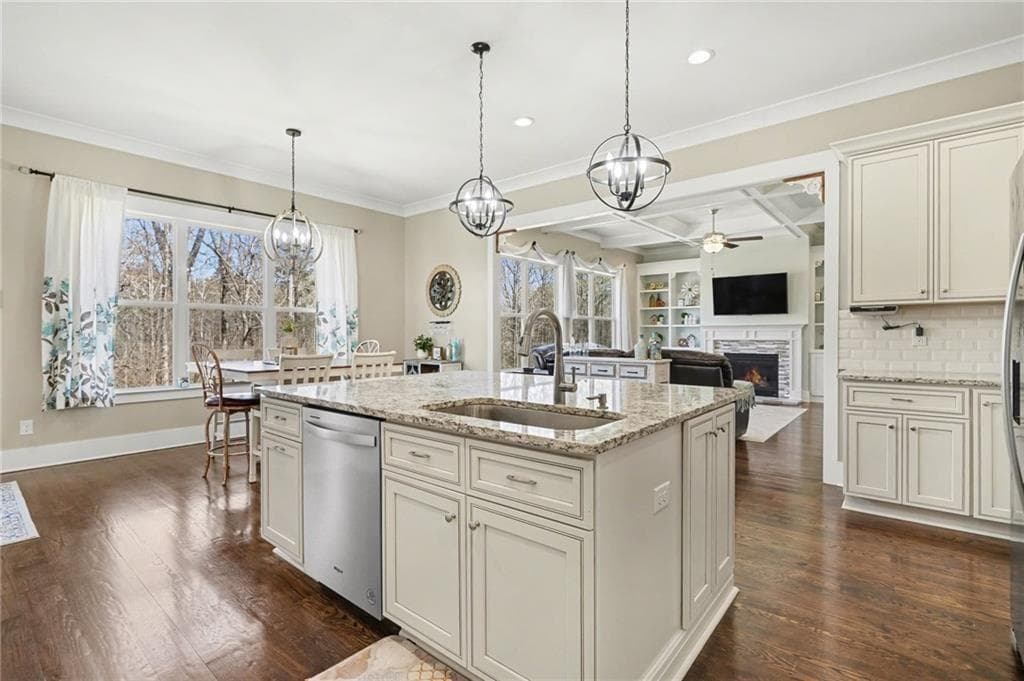 6 bedroom, 7 bathroom, 6,134 sq ft single family residence under contract at 1771 Rockwater Road, Marietta, GA 30066 — photo 5