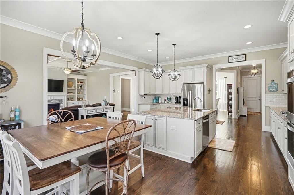 6 bedroom, 7 bathroom, 6,134 sq ft single family residence under contract at 1771 Rockwater Road, Marietta, GA 30066 — photo 6